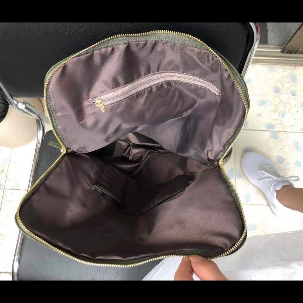 Large backpack - Picture 2 of 2